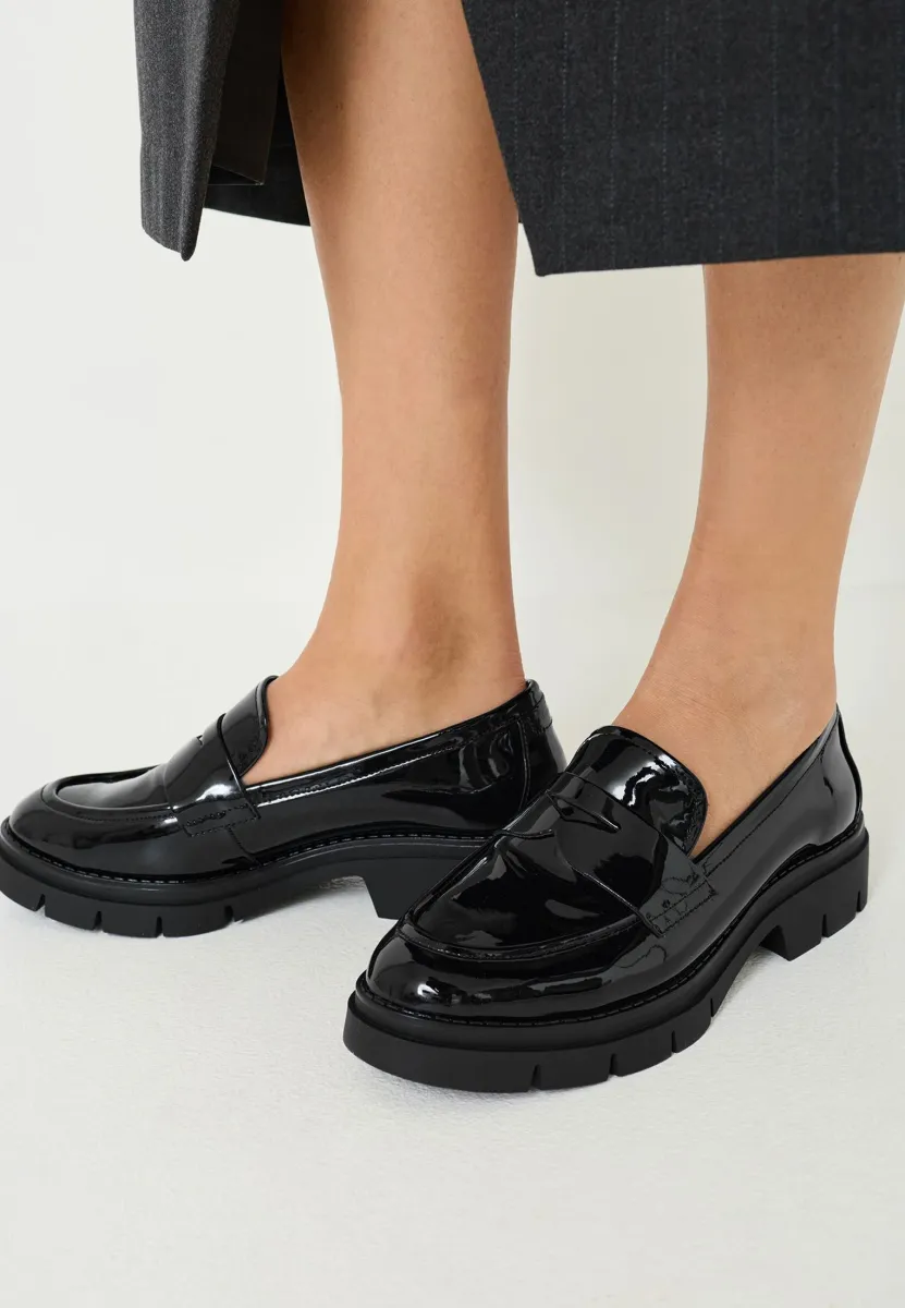 Slipper - black patent