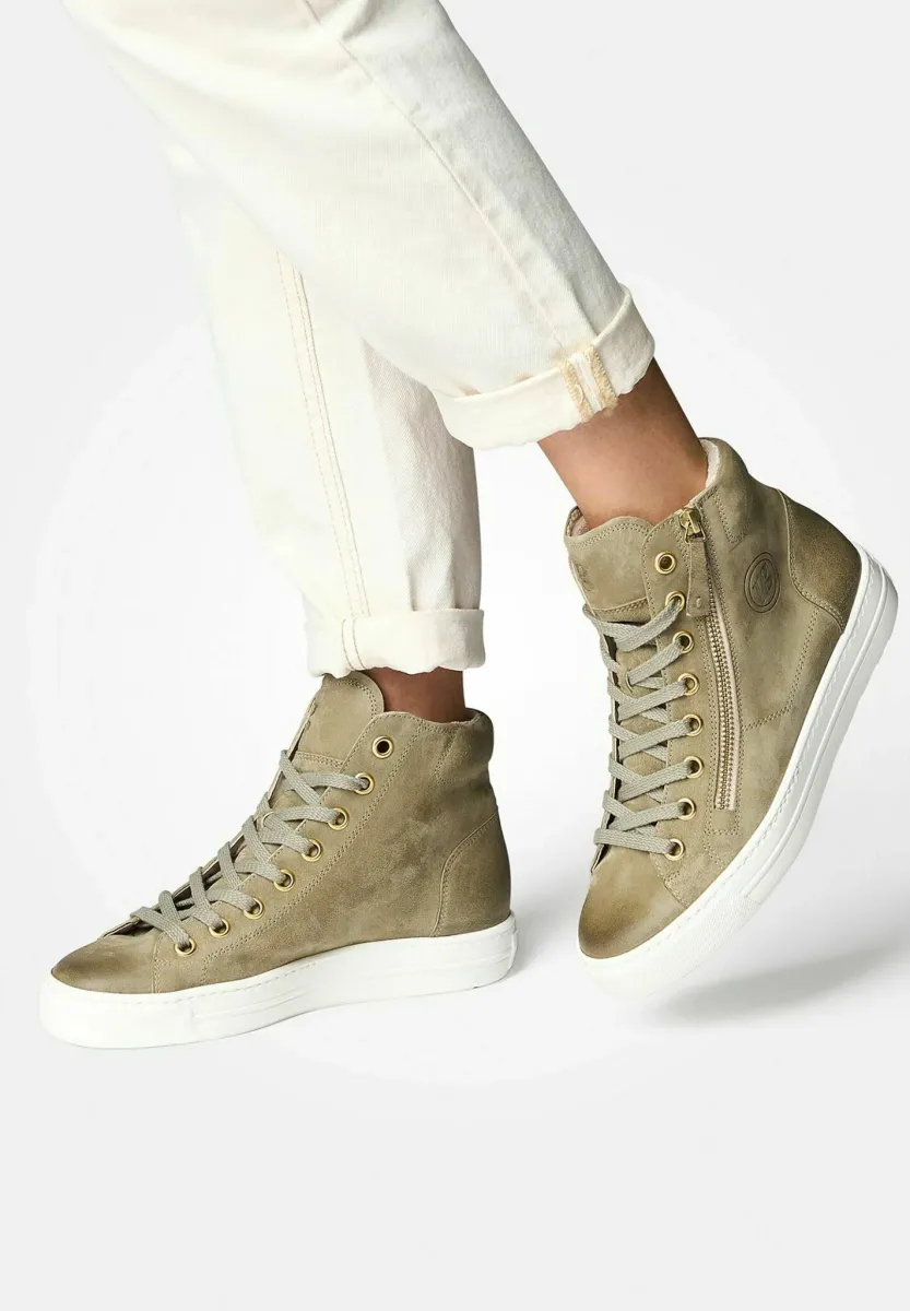 Sneaker high - twice hunter