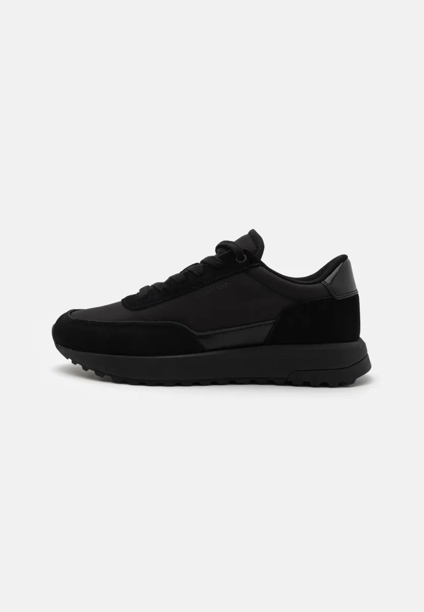 Sneaker low - triple black