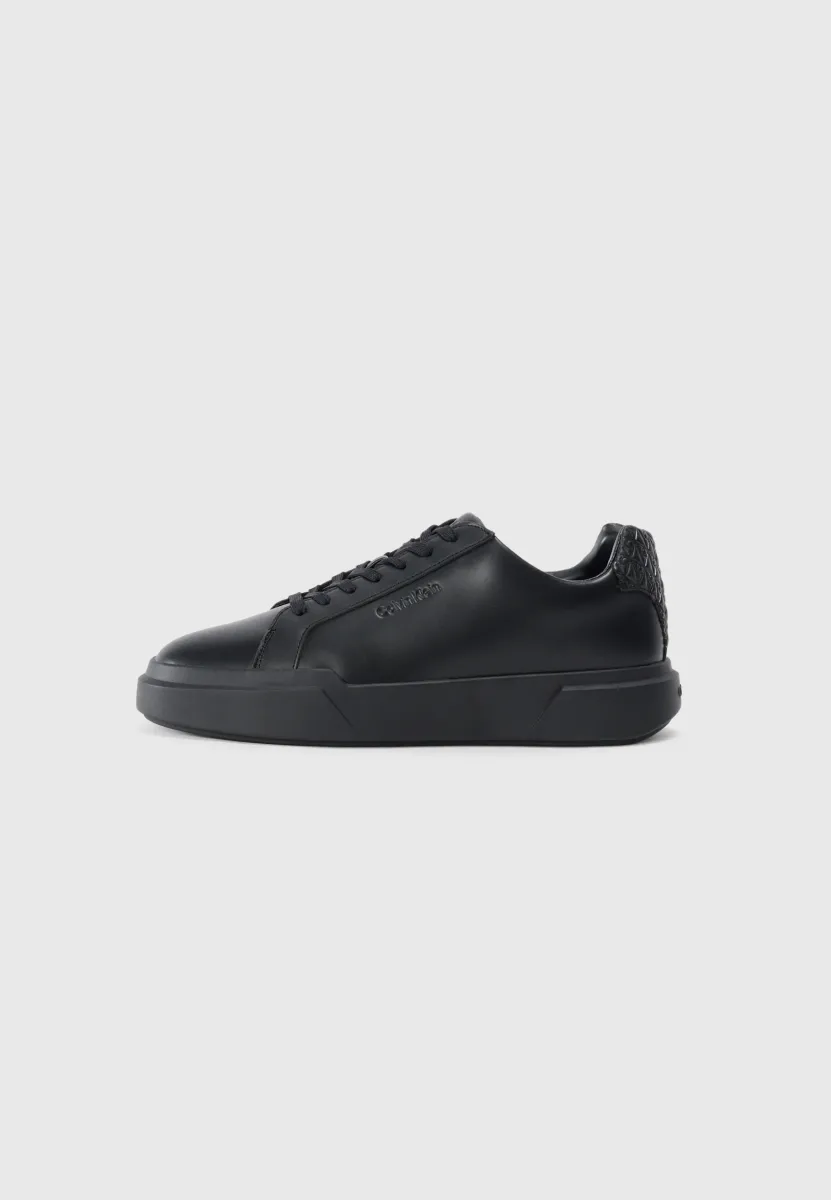Sneaker low - triple black