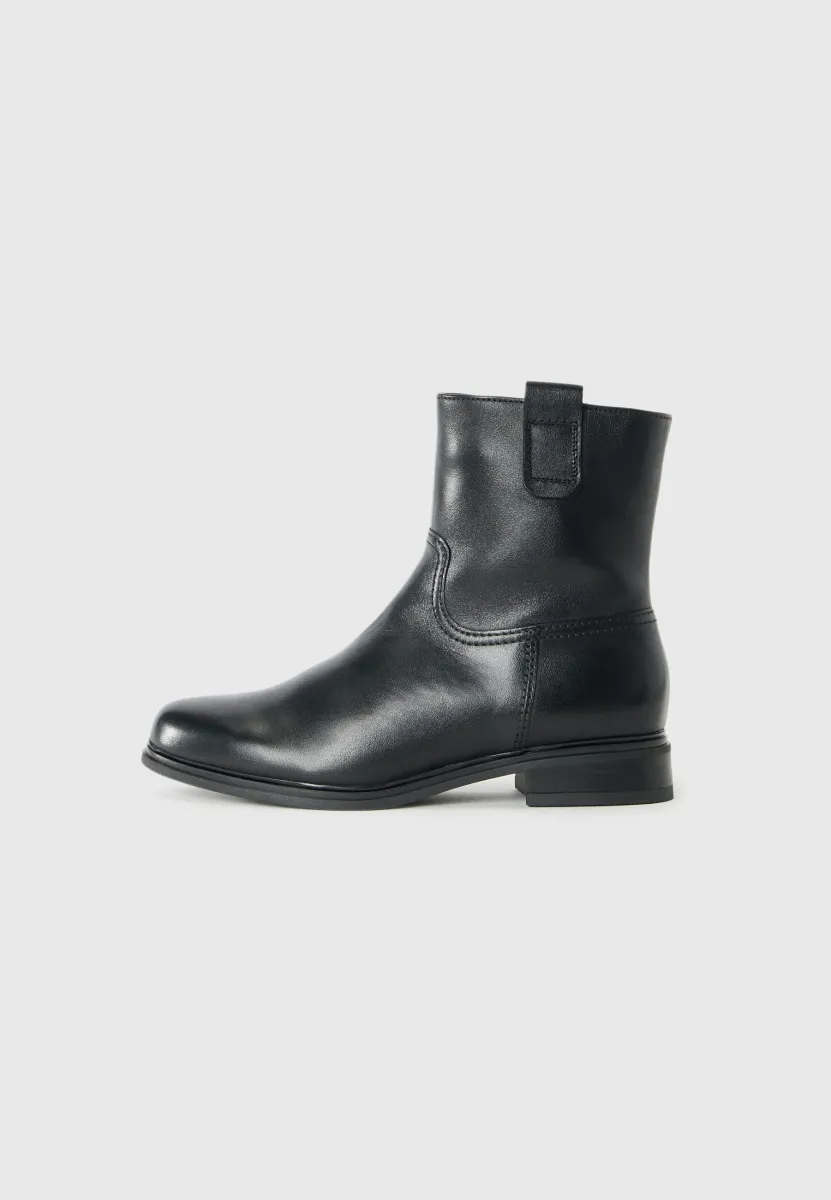 Snowboot/Winterstiefel - black