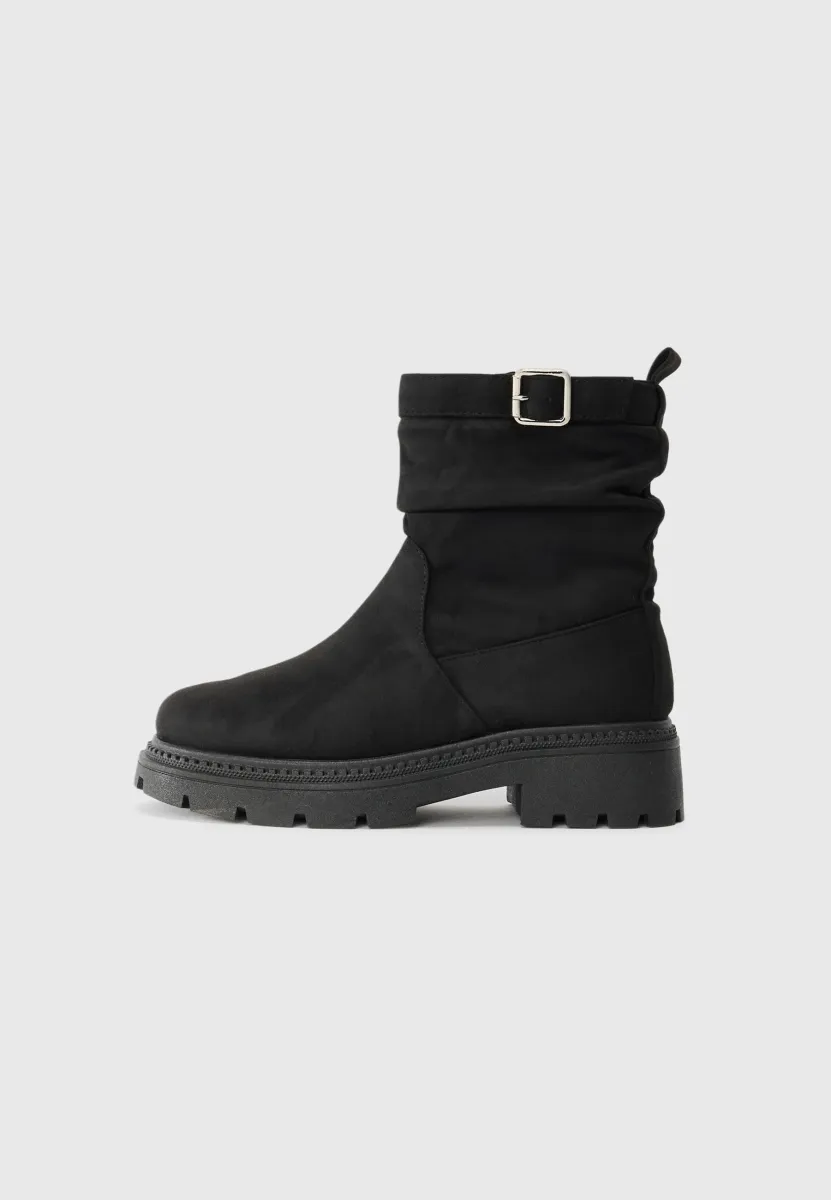 Snowboot/Winterstiefel - black