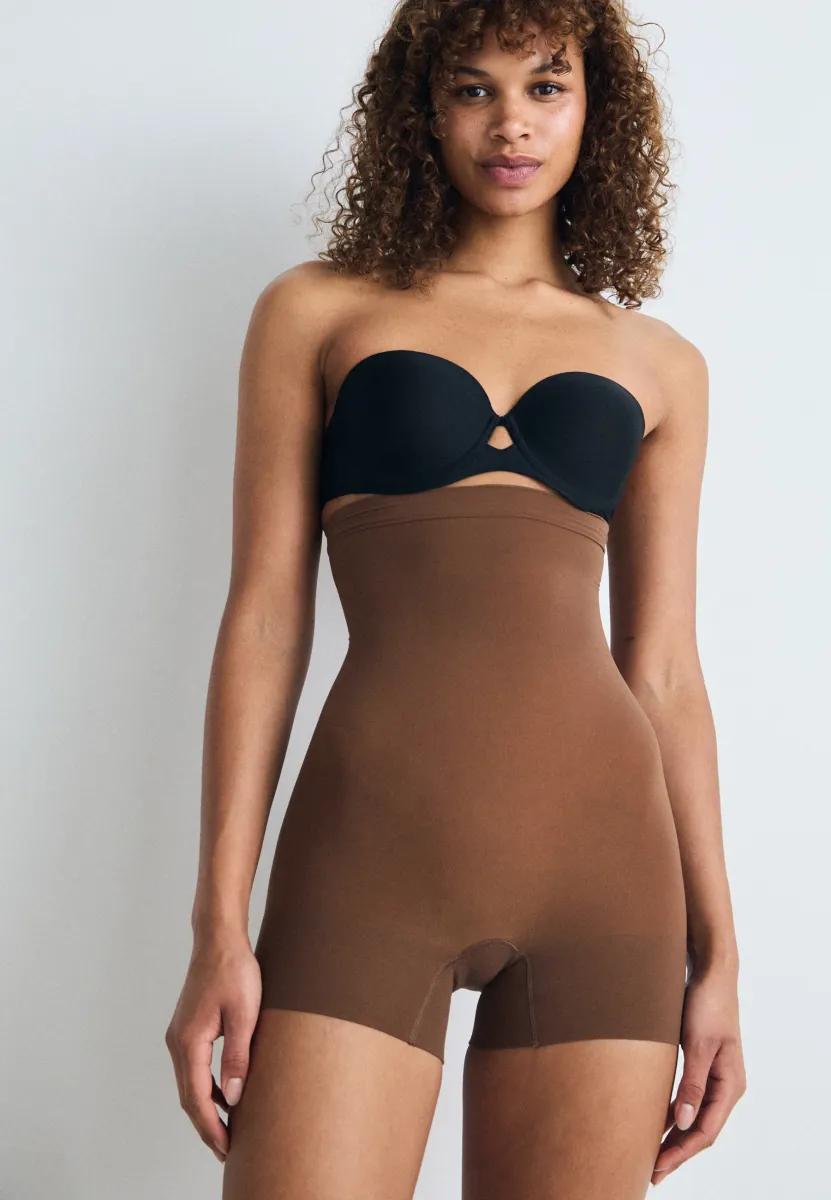 SPANXSCULPT™ SEAMLESS POWER HIGH-WAISTED SHORTY - Shapewear - chestnut brown