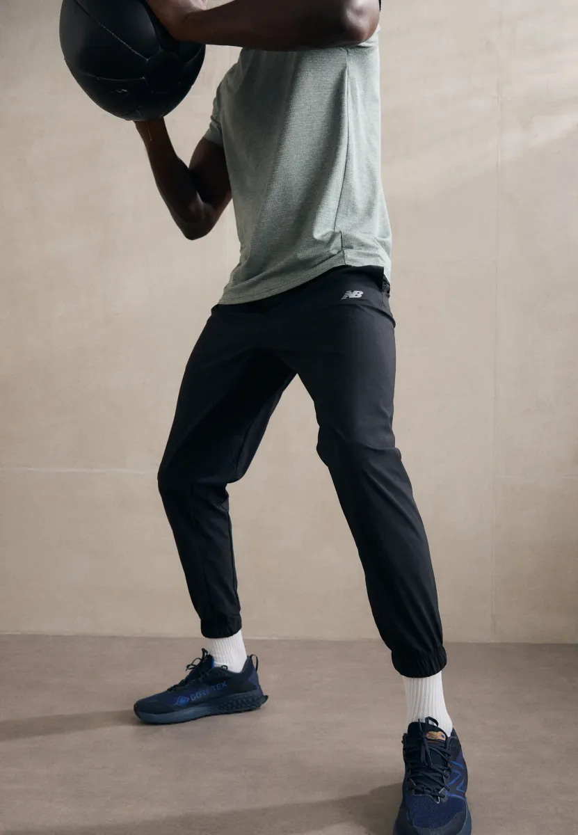 SPORT ESSENTIALS JOGGER - Jogginghose - black