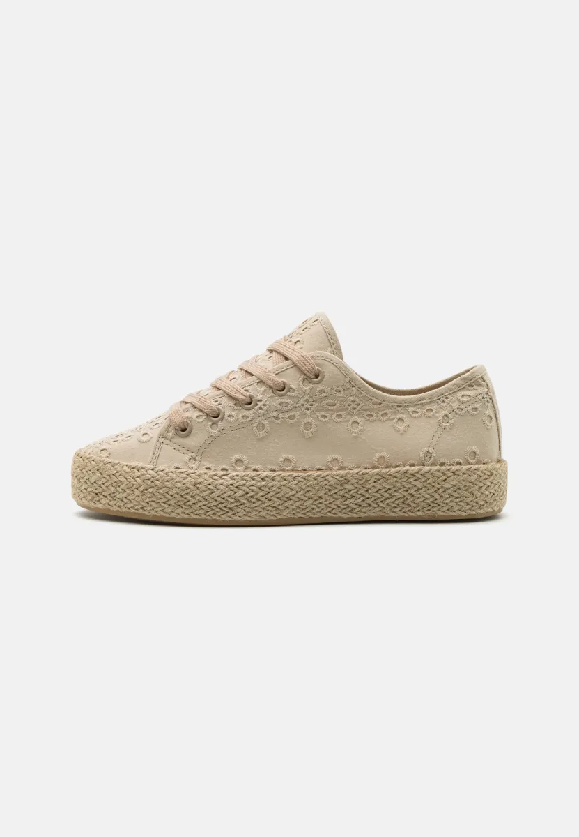 Sportlicher Schnürer - beige