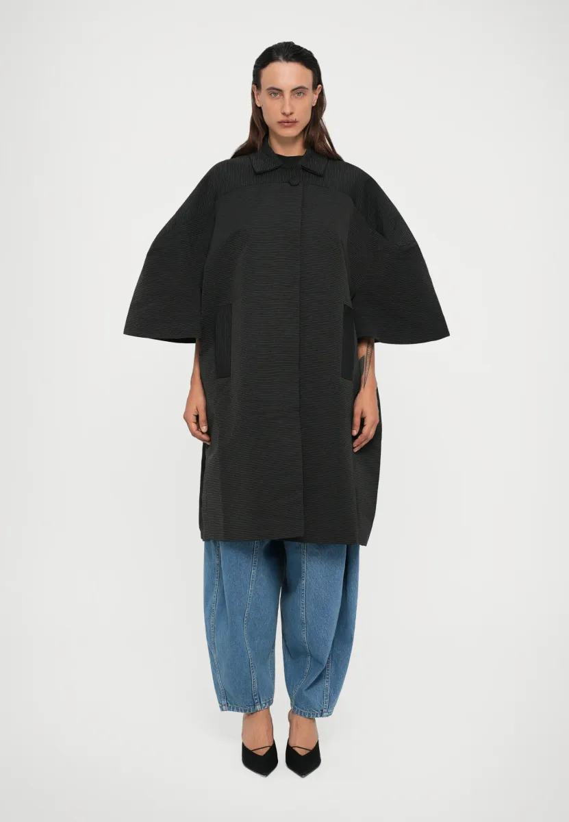 SQUARE COAT - Kurzmantel - black