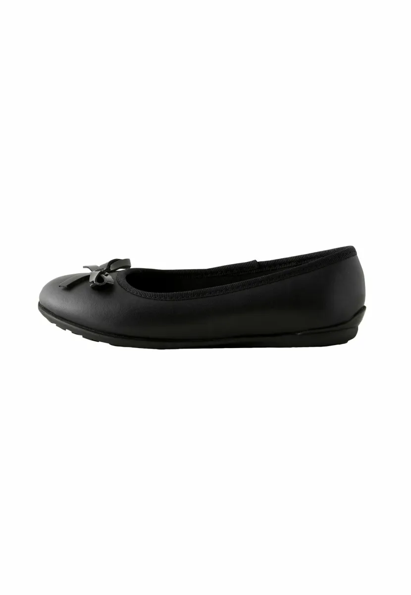 STANDARD FIT - Klassischer Ballerina - black