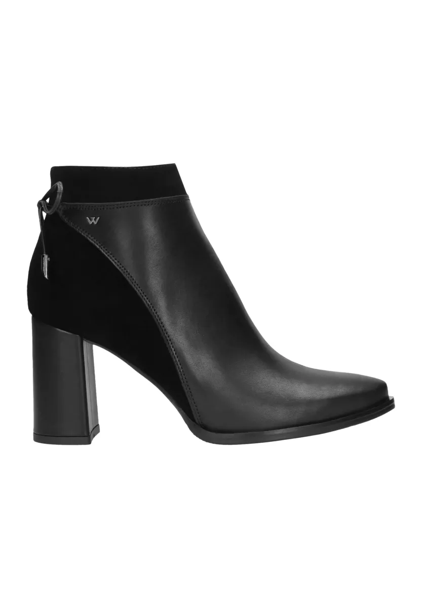 Stiefelette - black