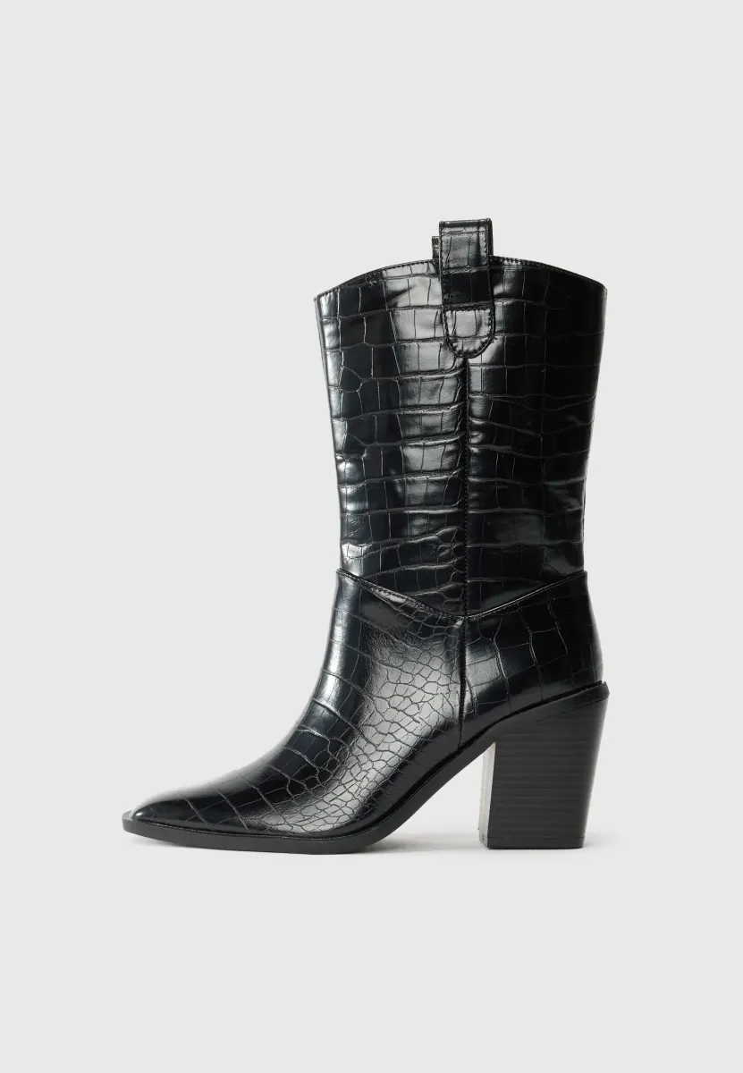 Stiefelette - black