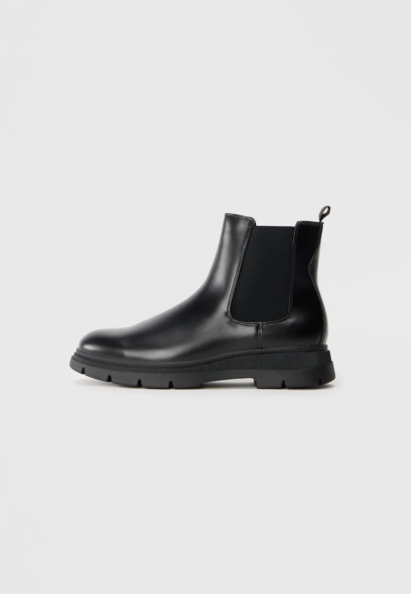 Stiefelette - black