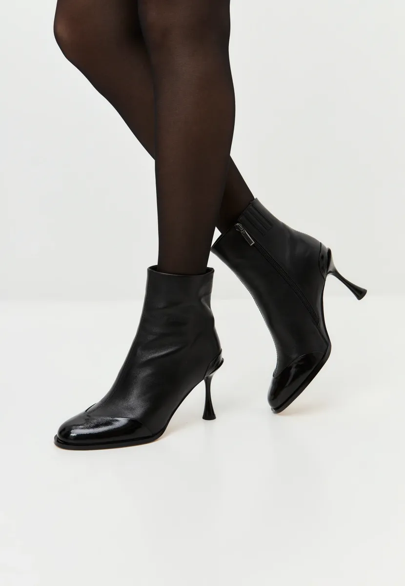 Stiefelette - black