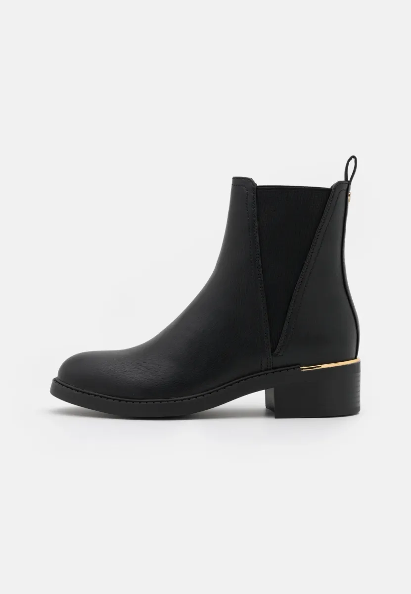 Stiefelette - black