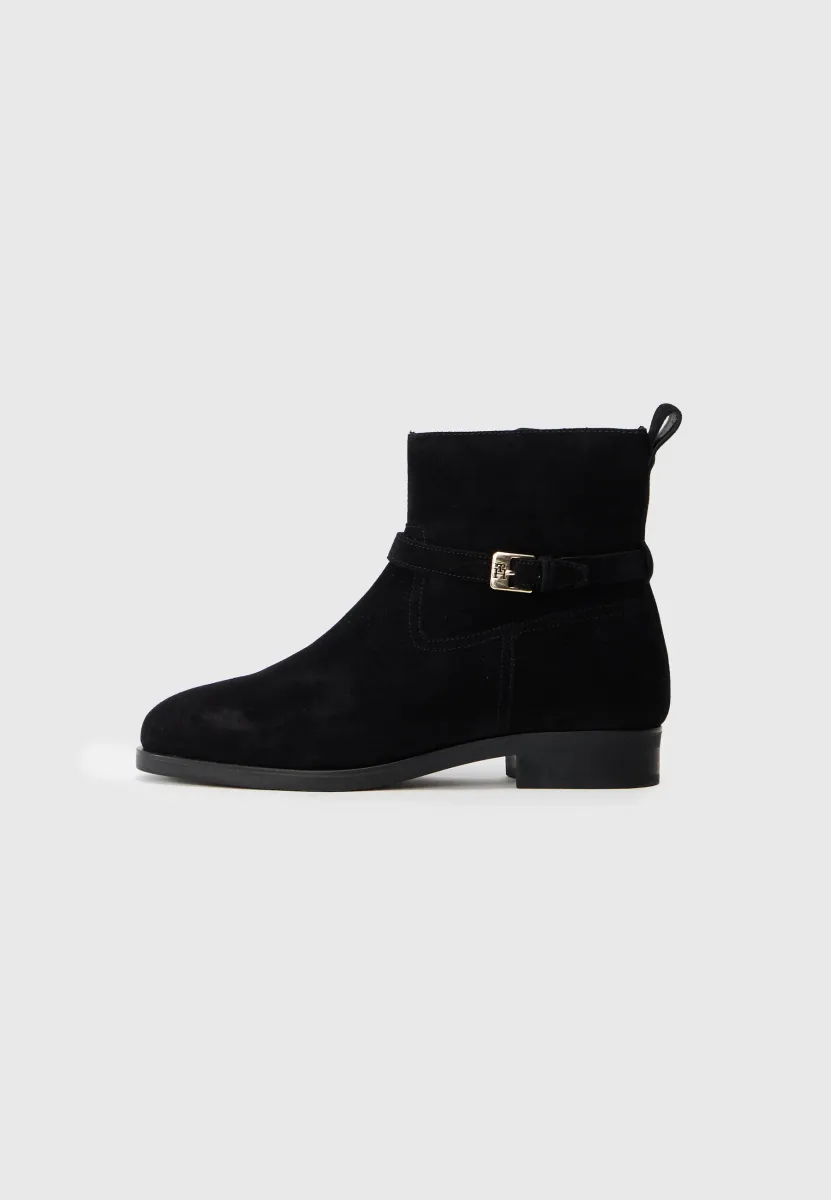 Stiefelette - black