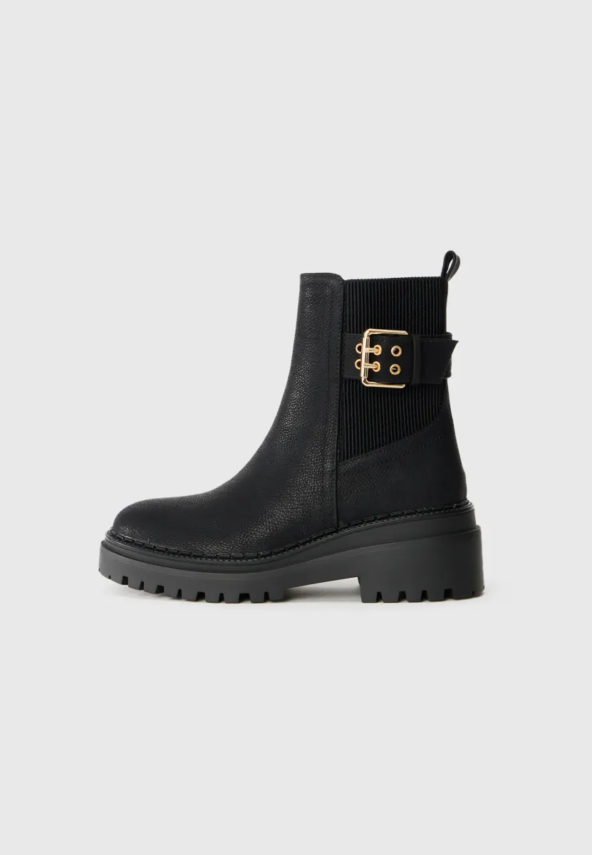 Stiefelette - black