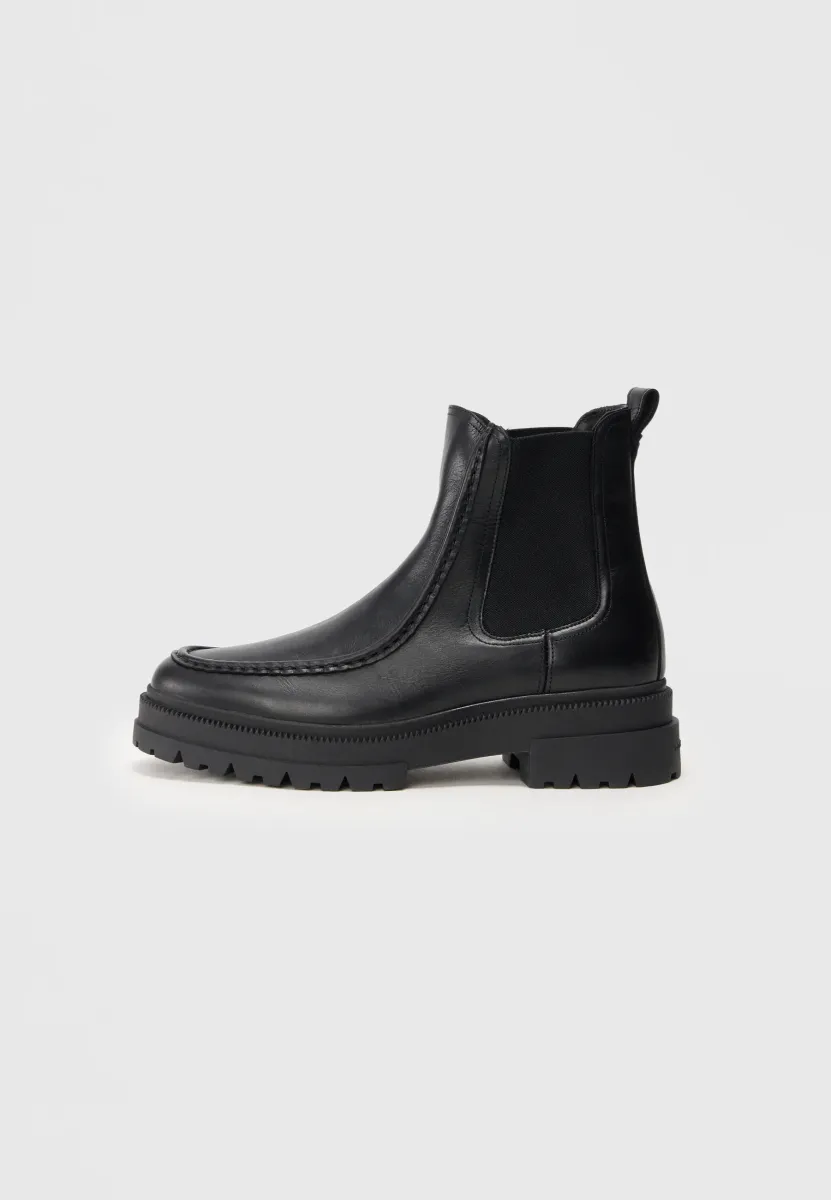 Stiefelette - black