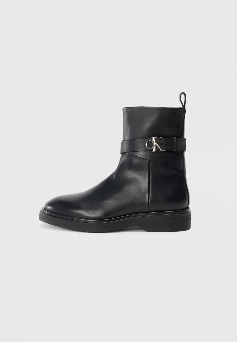 Stiefelette - black