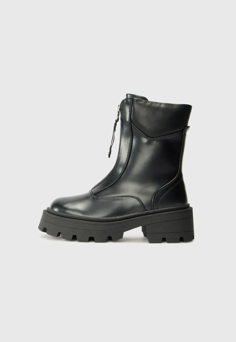 Stiefelette - black