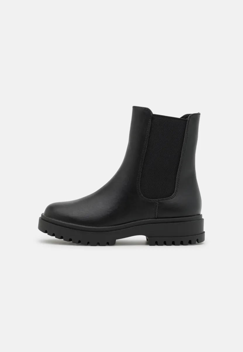 Stiefelette - black