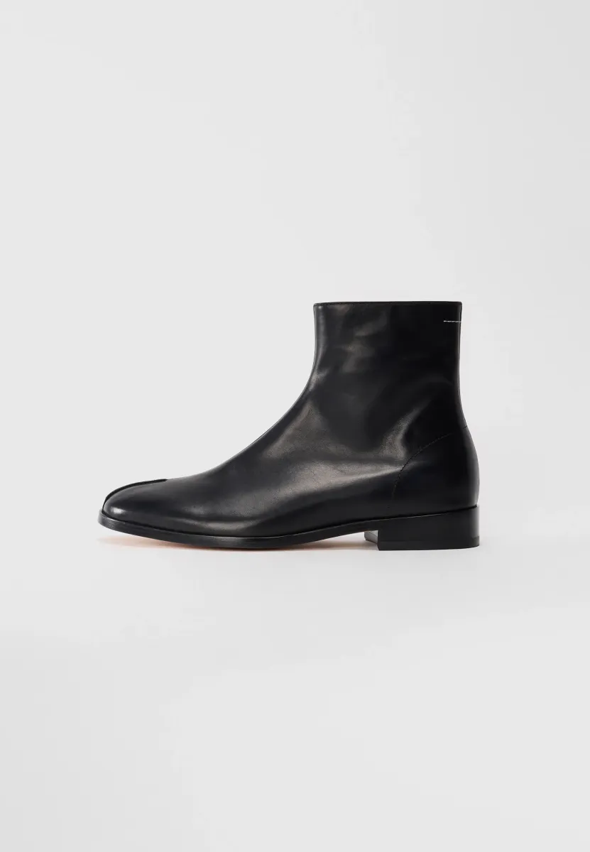 Stiefelette - black