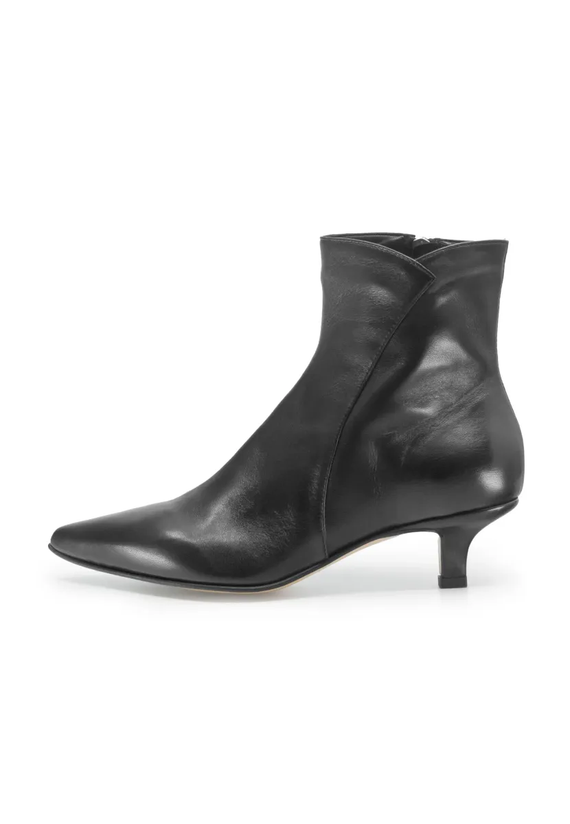 Stiefelette - black