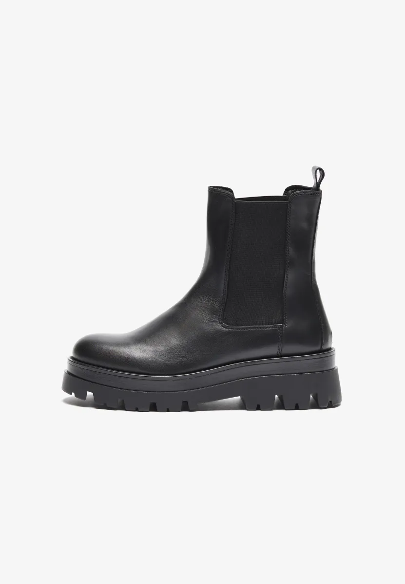 Stiefelette - black