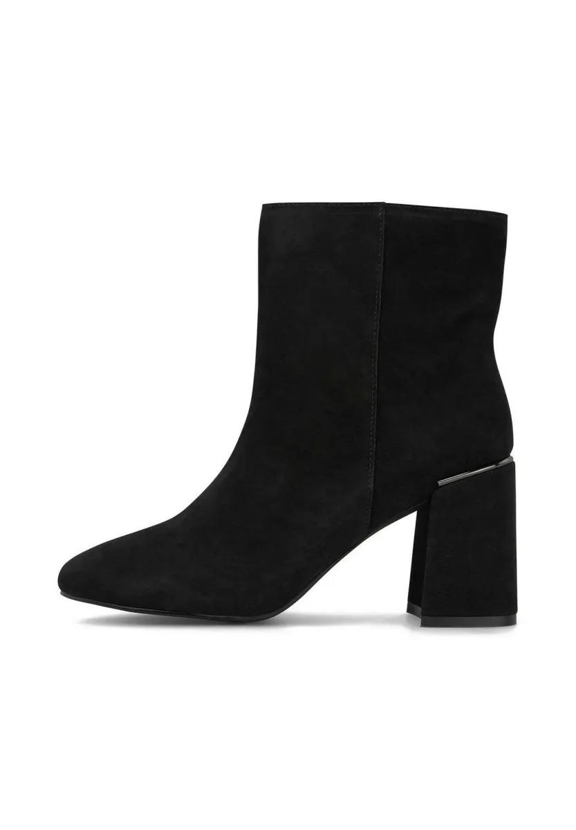 Stiefelette - black
