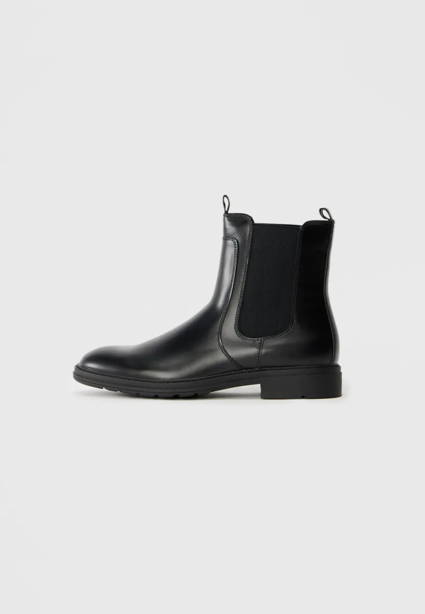 Stiefelette - black