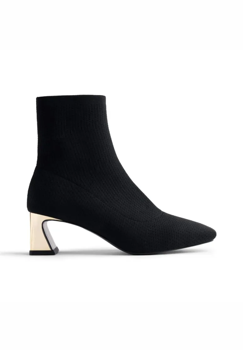 Stiefelette - black
