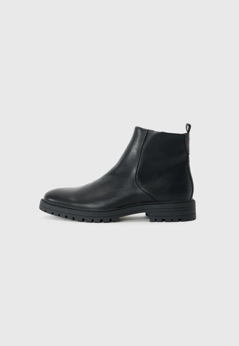 Stiefelette - black