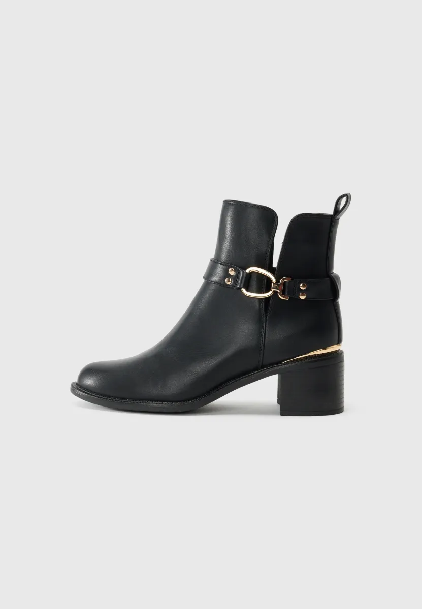 Stiefelette - black