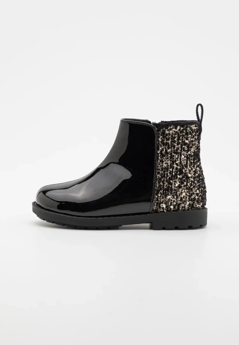 Stiefelette - black