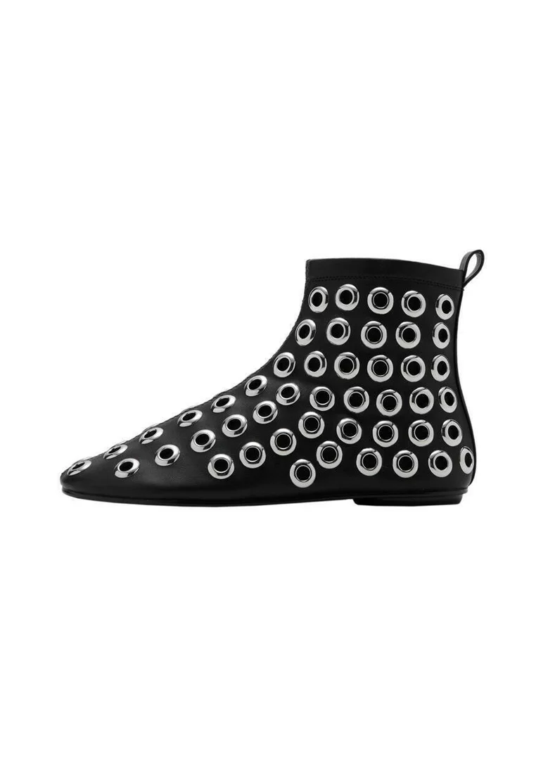 Stiefelette - black