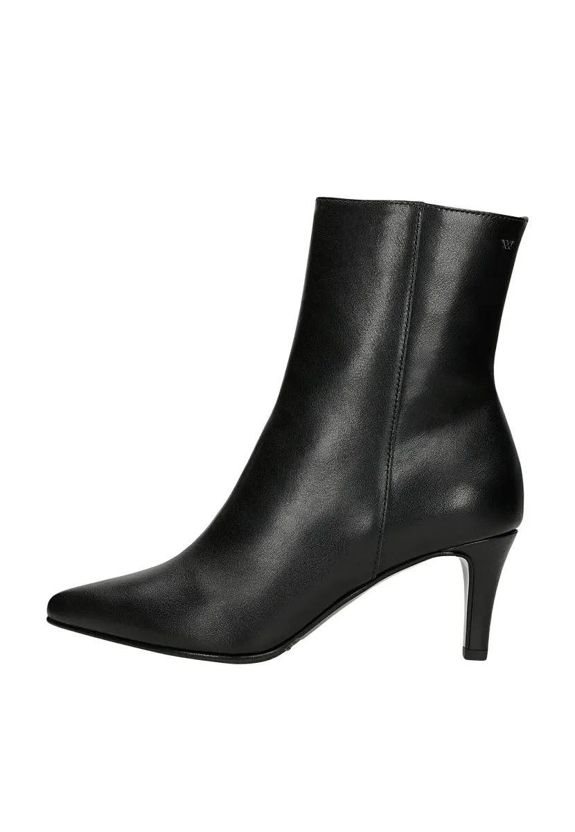 Stiefelette - black
