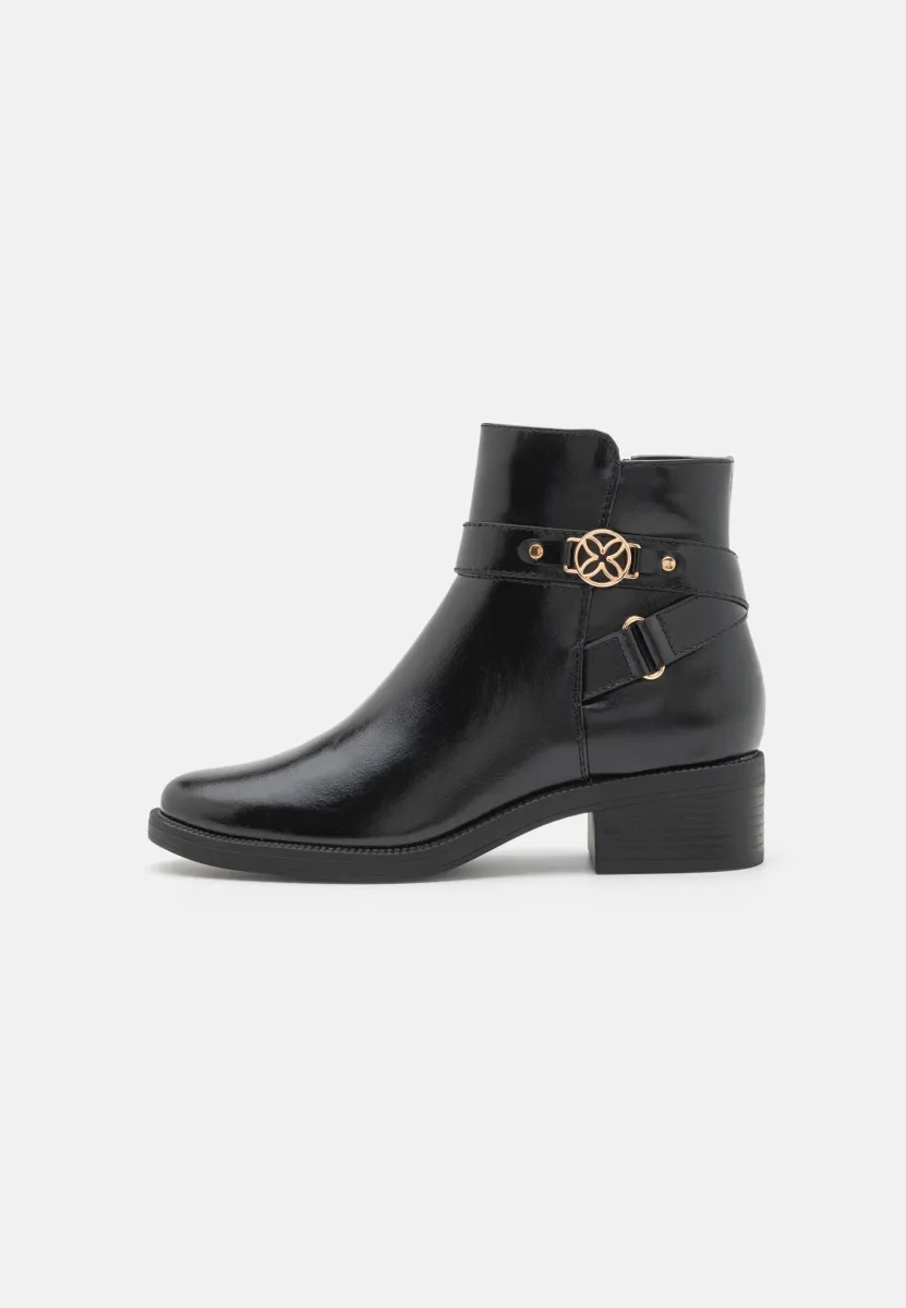Stiefelette - black