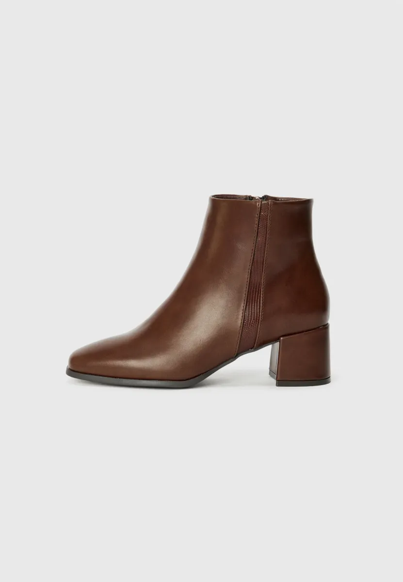 Stiefelette - brown