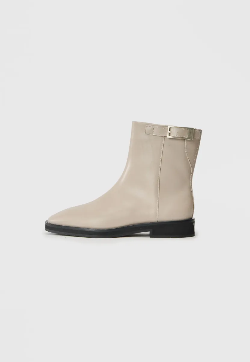 Stiefelette - chateau