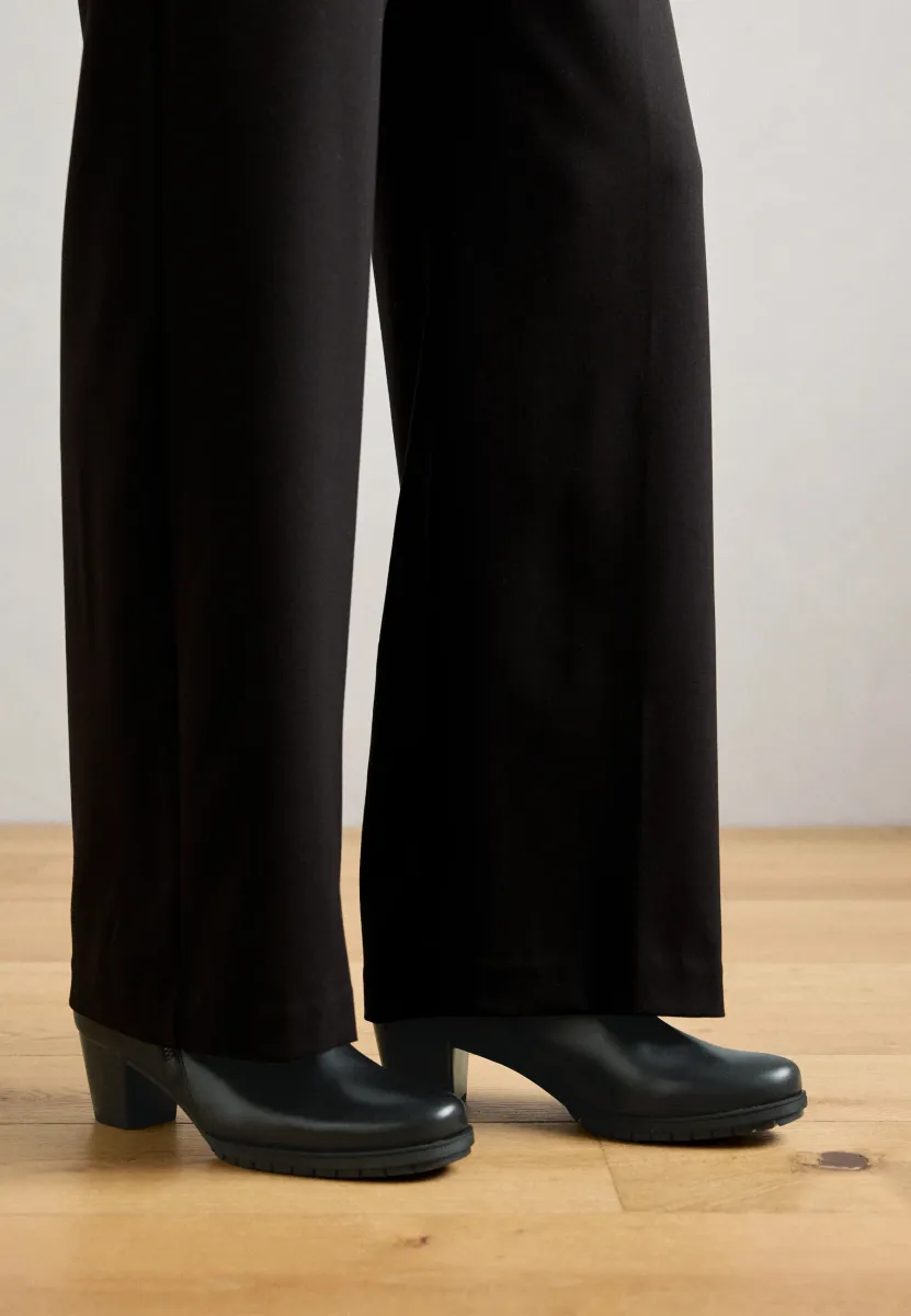 Stiefelette - schwarz