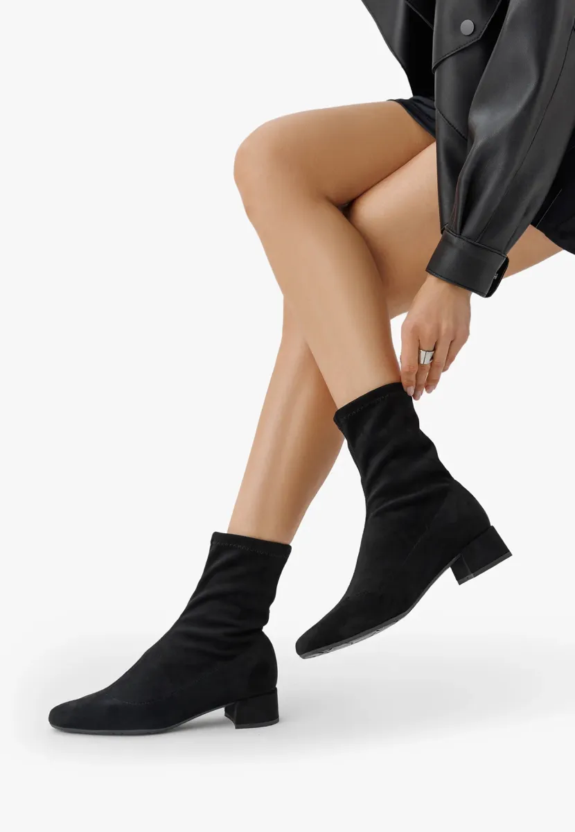 Stiefelette - schwarz