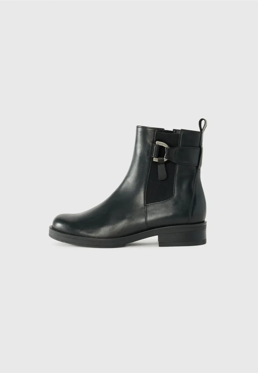 Stiefelette - schwarz