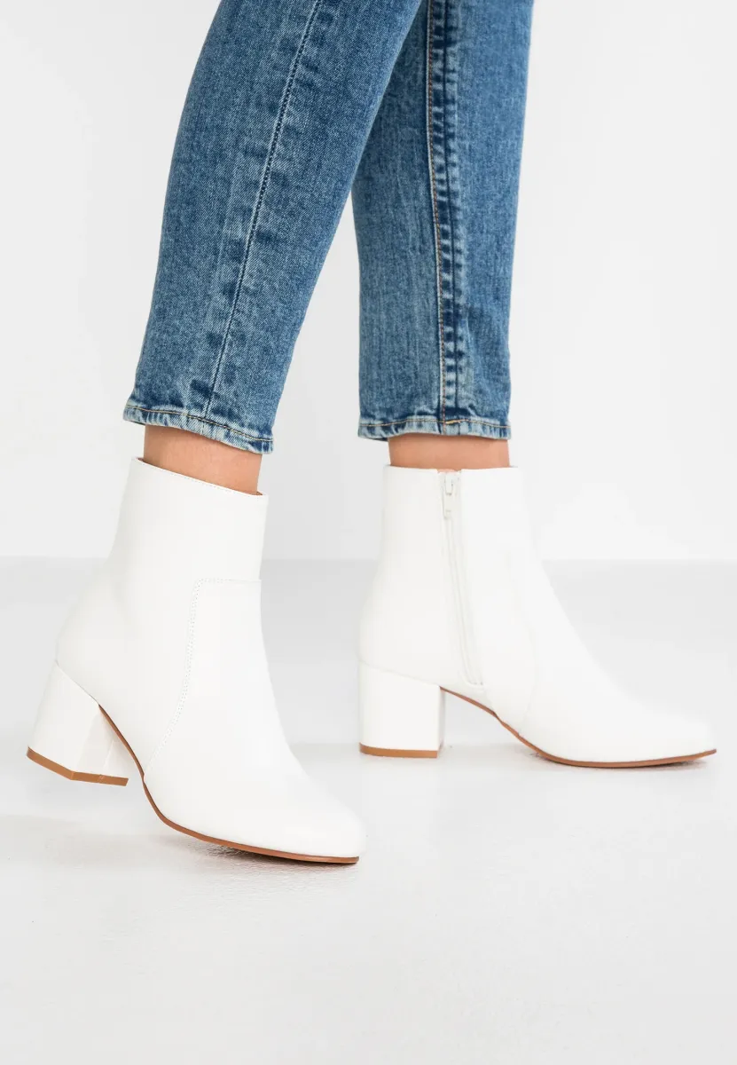 Stiefelette - white