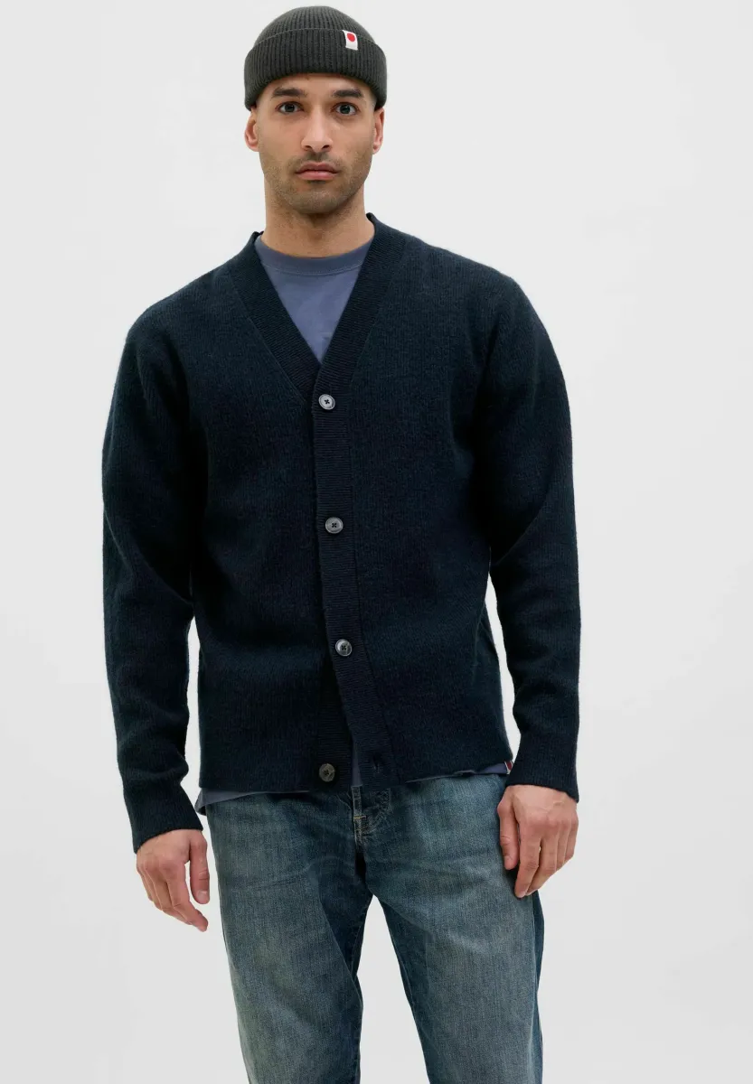 Strickjacke - salute