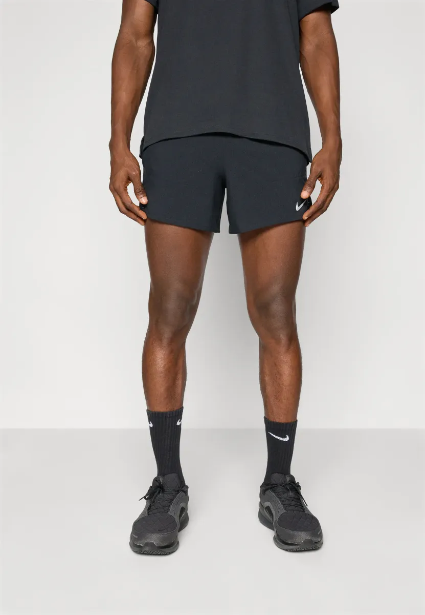 STRIDE PERFORATED SHORT - Kurze Sporthose - black/reflective silver-coloured