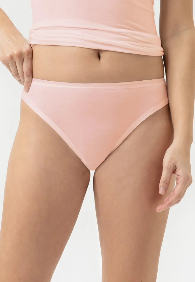 String - bonbon pink