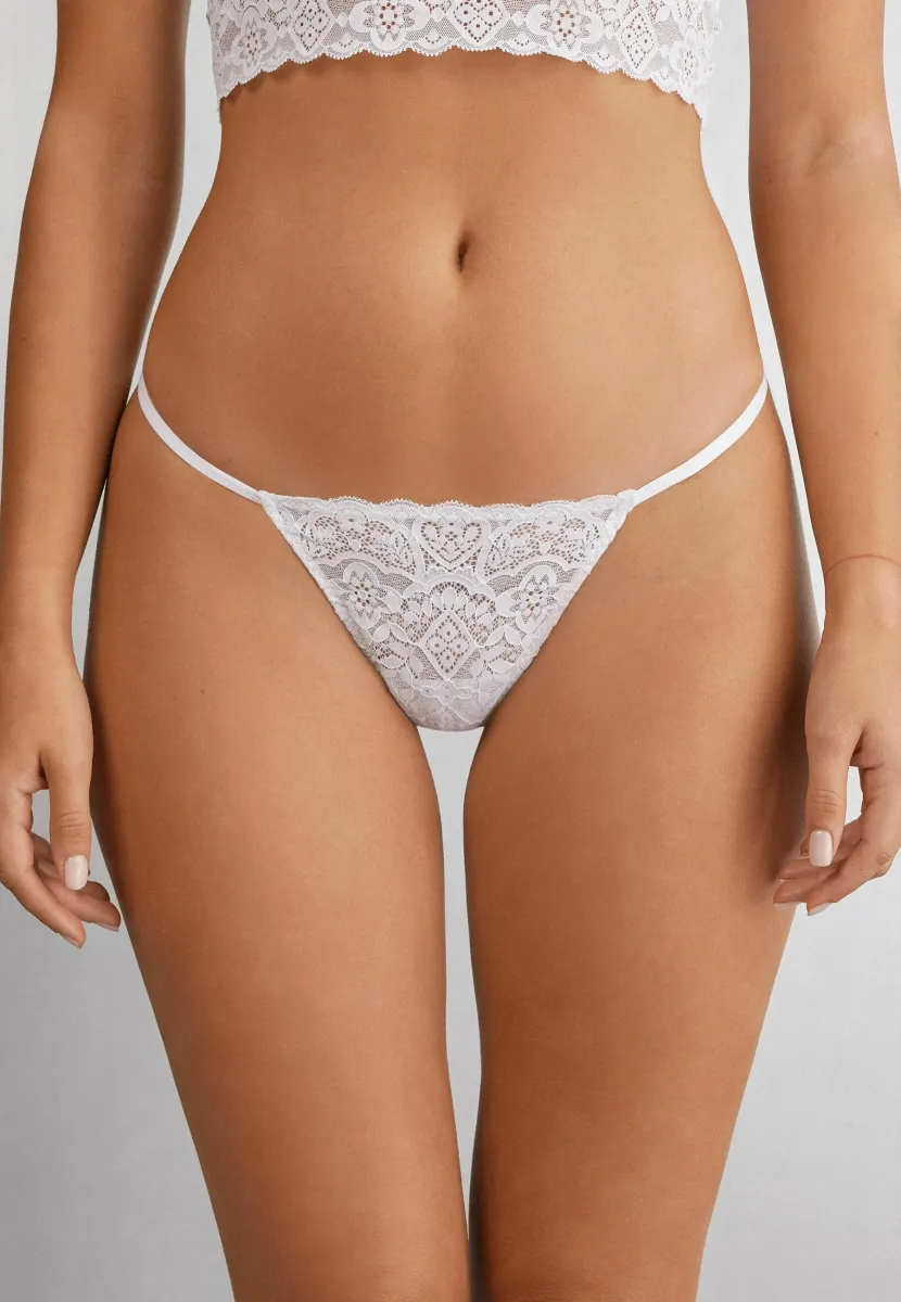 String - weiß  white