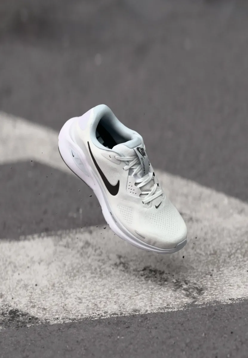 STRUCTURE 26 - Laufschuh Straße - white/black/pure platinum