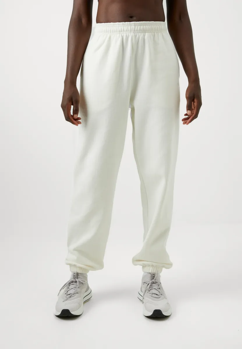 STUDIO SWEATPANTS - Jogginghose - tofu