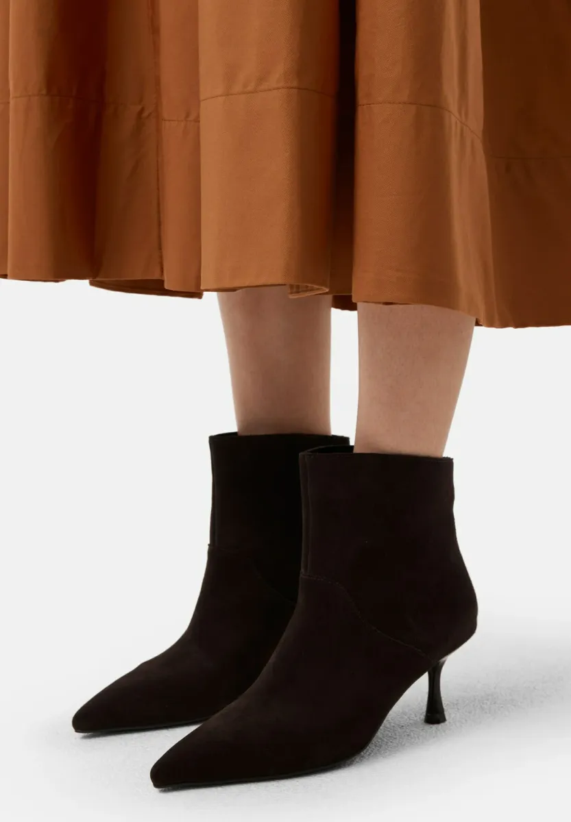 SUPERLUMINAL - Stiefelette - brown