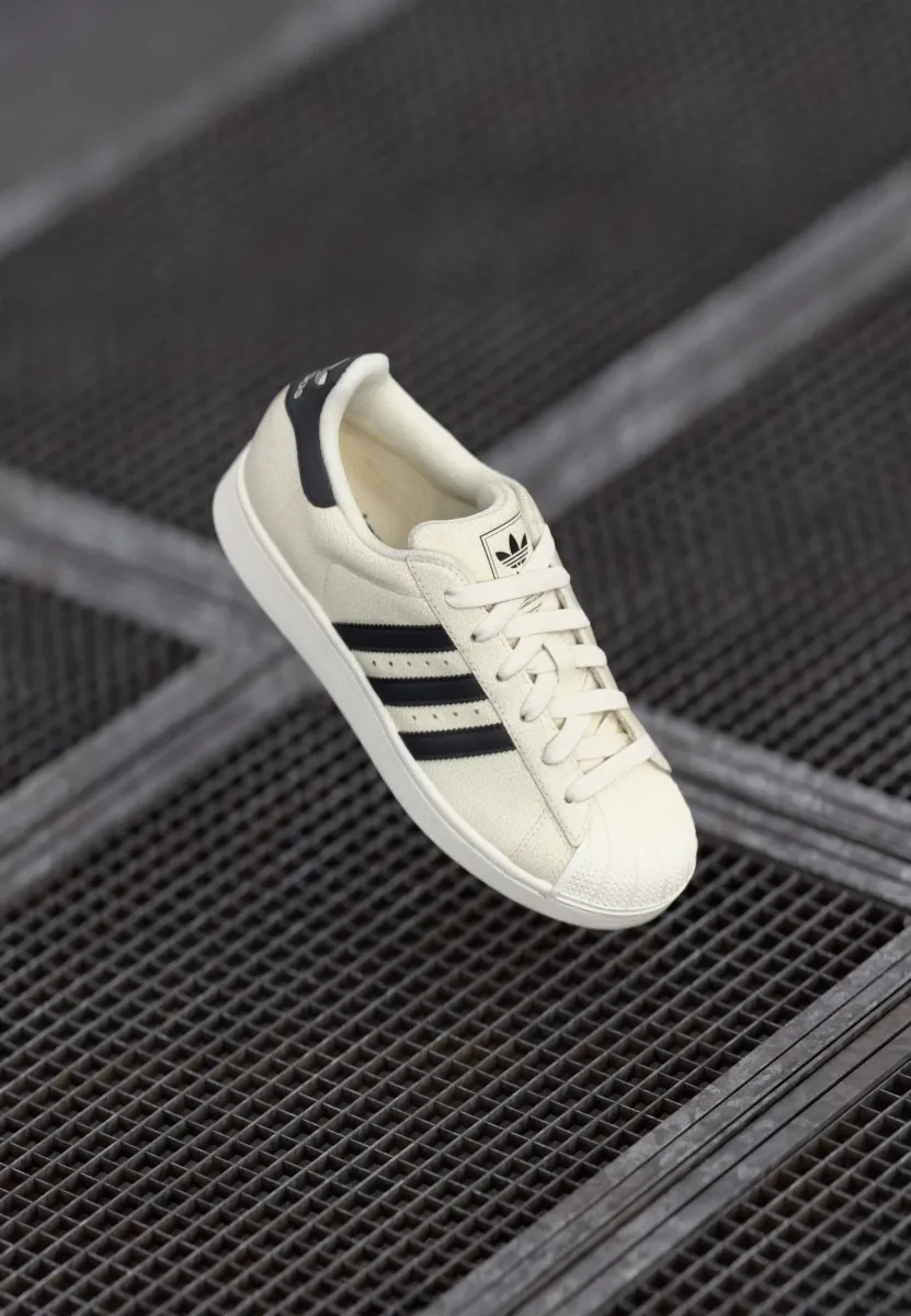 SUPERSTAR II - Sneaker low - off white/core black