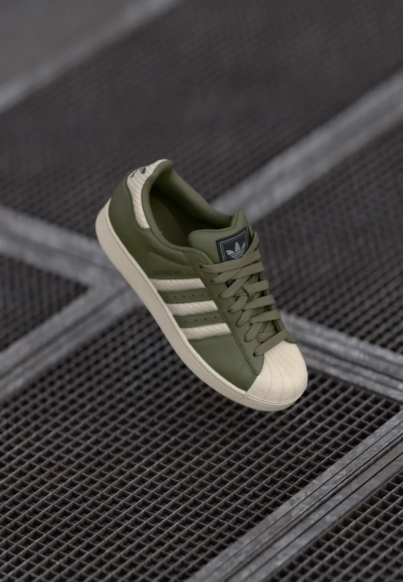 SUPERSTAR II UNISEX - Sneaker low - medium dark khaki/clear brown/core black