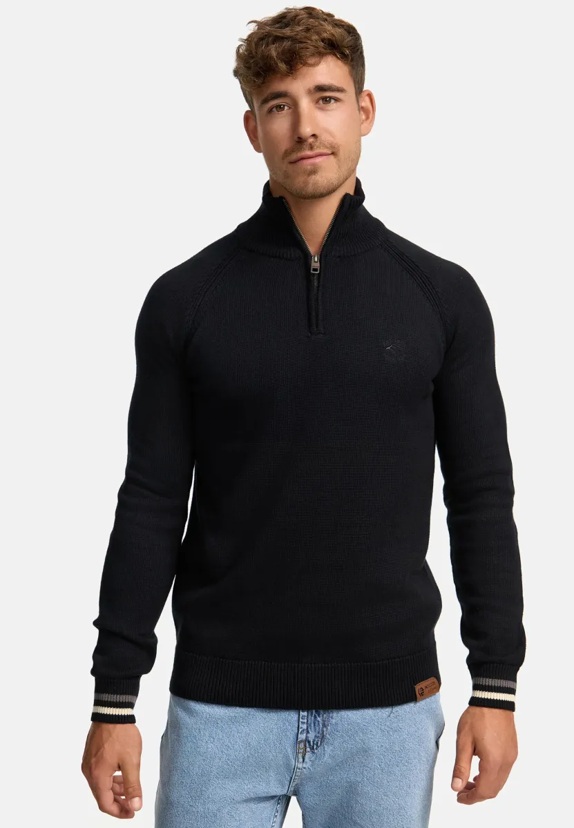SWIFT - Strickpullover - black